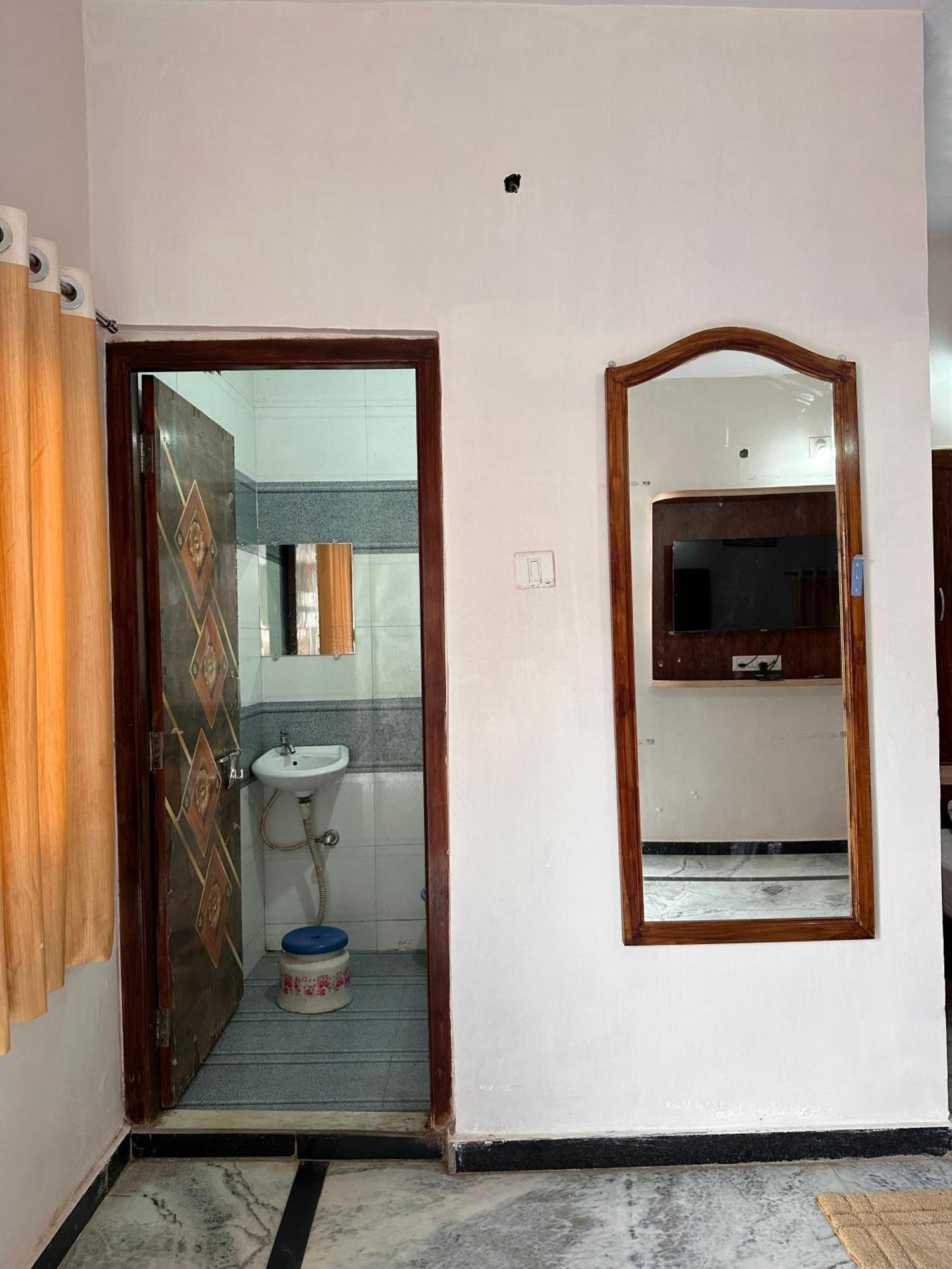 Laxmanji Villas Ābu Eksteriør billede