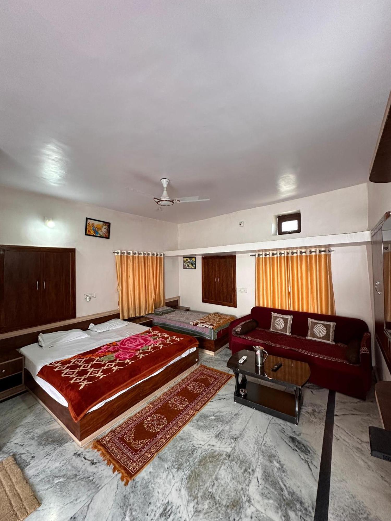 Laxmanji Villas Ābu Eksteriør billede